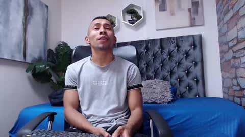 Snapshot of richar_voller chatting on 10, 1, 2025 richar_voller online show from 10, 1, 2025