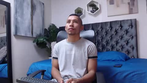 Snapshot of richar_voller chatting on 12, 1, 2025 richar_voller online show from 12, 1, 2025