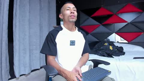 Snapshot of richar_voller chatting on 13, 1, 2025 richar_voller online show from 13, 1, 2025