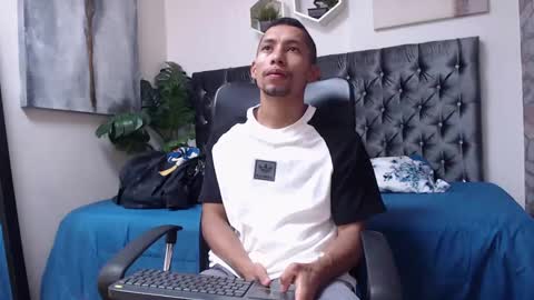 Snapshot of richar_voller chatting on 20, 1, 2025 richar_voller online show from 20, 1, 2025