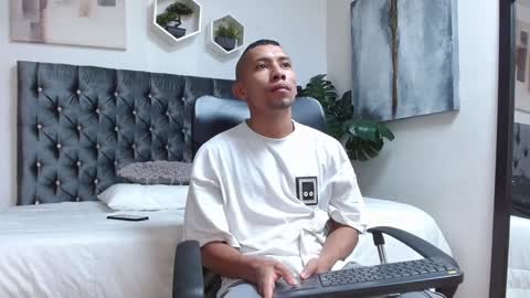 Snapshot of richar_voller chatting on 4, 2, 2025 richar_voller online show from 4, 2, 2025