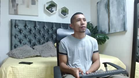 Snapshot of richar_voller chatting on 8, 2, 2025 richar_voller online show from 8, 2, 2025