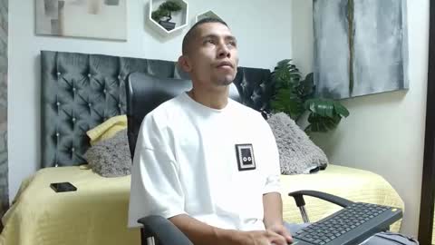 Snapshot of richar_voller chatting on 15, 2, 2025 richar_voller online show from 15, 2, 2025