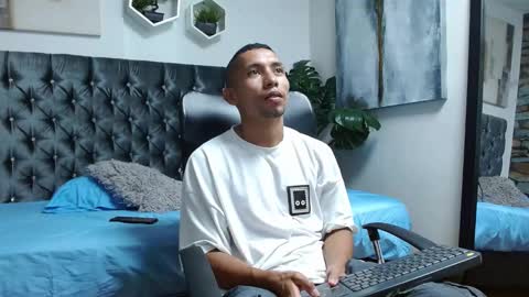 Snapshot of richar_voller chatting on 26, 2, 2025 richar_voller online show from 26, 2, 2025