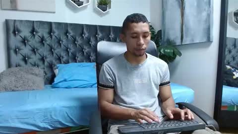 Snapshot of richar_voller chatting on 2, 3, 2025 richar_voller online show from 2, 3, 2025