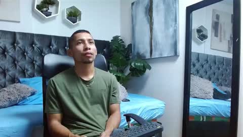 Snapshot of richar_voller chatting on 3, 3, 2025 richar_voller online show from 3, 3, 2025