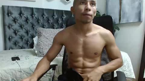 Snapshot of richar_voller chatting on 4, 3, 2025 richar_voller online show from 4, 3, 2025