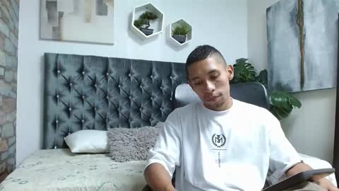 Snapshot of richar_voller chatting on 10, 3, 2025 richar_voller online show from 10, 3, 2025