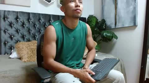 Snapshot of richar_voller chatting on 19, 9, 2025 richar_voller online show from 19, 9, 2025