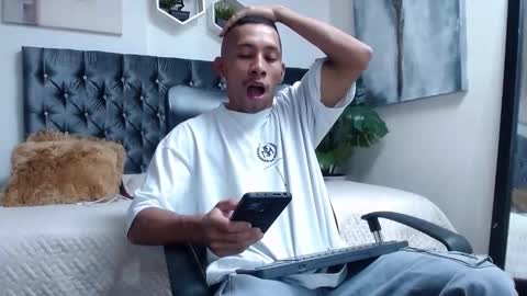 Snapshot of richar_voller chatting on 7, 10, 2025 richar_voller online show from 7, 10, 2025