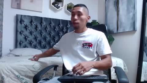 Snapshot of richar_voller chatting on 21, 10, 2025 richar_voller online show from 21, 10, 2025