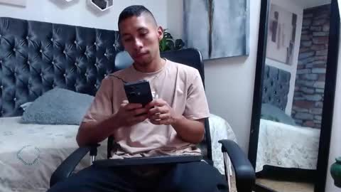 Snapshot of richar_voller chatting on 23, 10, 2025 richar_voller online show from 23, 10, 2025