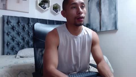 Snapshot of richar_voller chatting on 24, 10, 2025 richar_voller online show from 24, 10, 2025