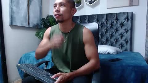 Snapshot of richar_voller chatting on 15, 11, 2025 richar_voller online show from 15, 11, 2025