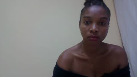 Snapshot of richella34 chatting on 6, 6, 2026 richella34 online show from 6, 6, 2026