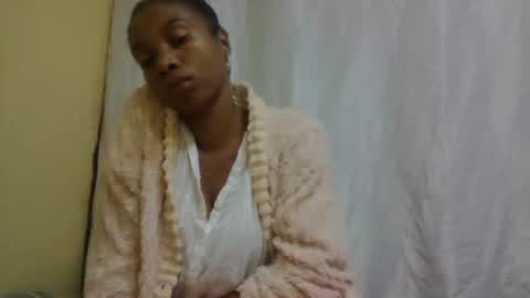 Snapshot of richella34 chatting on 18, 6, 2026 richella34 online show from 18, 6, 2026