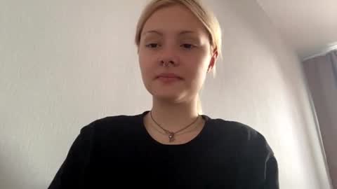 Snapshot of richellearmentrout chatting on 26, 7, 2026 jenny online show from 26, 7, 2026