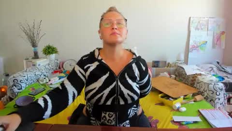 Snapshot of richlucky555 chatting on 3, 11, 2025 Anna - not anna - right Anna online show from 3, 11, 2025