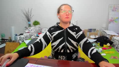 Snapshot of richlucky555 chatting on 10, 11, 2025 Anna - not anna - right Anna online show from 10, 11, 2025