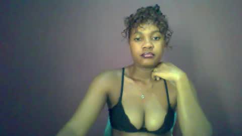 Snapshot of ricie001 chatting on 13, 5, 2026 ricie001 online show from 13, 5, 2026