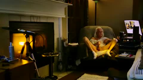 Snapshot of ricks4fun chatting on 29, 1, 2025 PINK HOLE TWINK online show from 29, 1, 2025