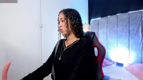 Snapshot of rihanna_brooks chatting on 4, 3, 2025 Rihanna online show from 4, 3, 2025