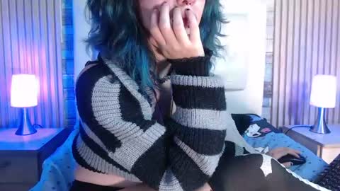 Snapshot of rihonna_hs8 chatting on 7, 7, 2026 RIHONNA online show from 7, 7, 2026