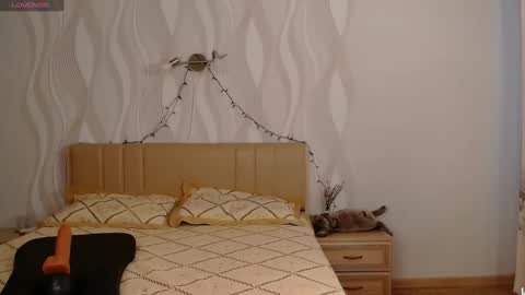 Snapshot of riley_annet chatting on 4, 1, 2025 Riley online show from 4, 1, 2025