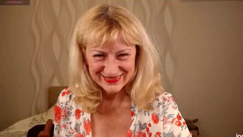 Snapshot of riley_annet chatting on 11, 10, 2025 Riley online show from 11, 10, 2025