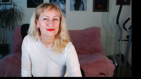 Snapshot of riley_annet chatting on 16, 11, 2025 Riley online show from 16, 11, 2025