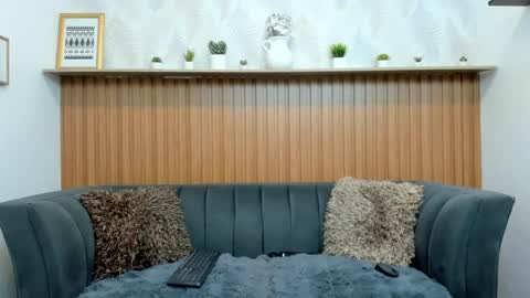 Snapshot of riley_reid_milf chatting on 8, 7, 2026 Oriana online show from 8, 7, 2026