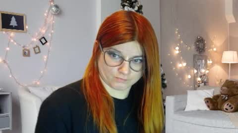 RileyComely online show from 6, 1, 2025