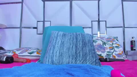 Snapshot of rileysweett chatting on 5, 2, 2025 Riley online show from 5, 2, 2025