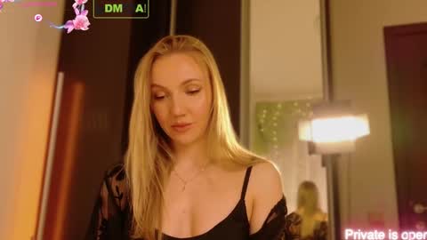 Rina Asty online show from 25, 3, 2026