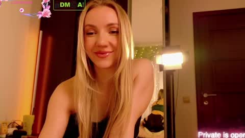 Rina Asty online show from 9, 4, 2026