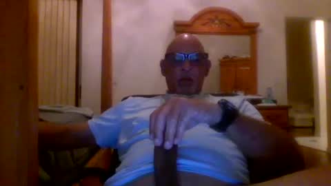 Snapshot of rionel chatting on 2, 2, 2025 RioNel online show from 2, 2, 2025