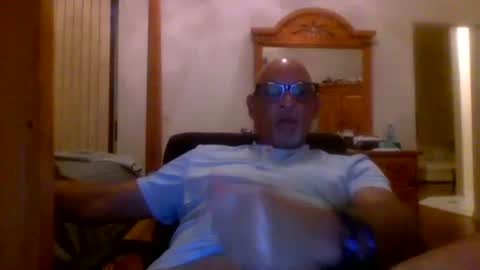 Snapshot of rionel chatting on 2, 2, 2025 RioNel online show from 2, 2, 2025