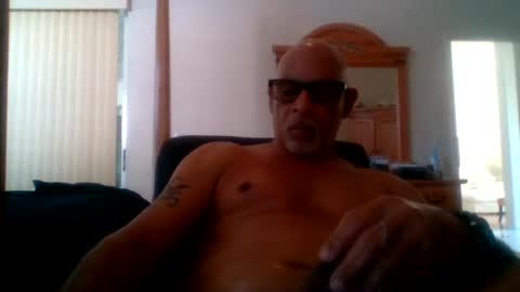 Snapshot of rionel chatting on 6, 2, 2025 RioNel online show from 6, 2, 2025