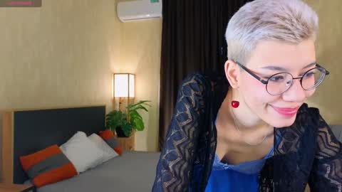 Agnes online show from 8, 12, 2024