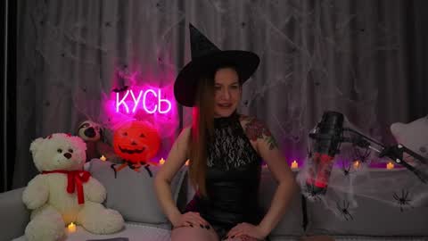 Snapshot of ritakycb chatting on 28, 10, 2025 Rita online show from 28, 10, 2025