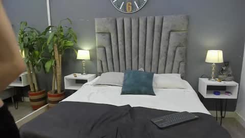 Roan Birkin online show from 1, 2, 2025