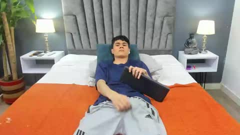 Roan Birkin online show from 20, 2, 2025