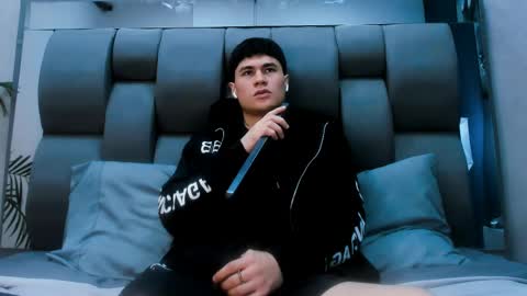 Roan Birkin online show from 11, 4, 2026