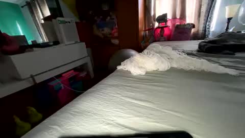 Snapshot of roarmance1 chatting on 13, 11, 2025 roarmance1 online show from 13, 11, 2025