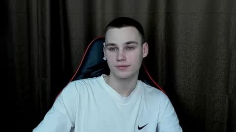 Snapshot of robert10211 chatting on 8, 1, 2025 robert10211 online show from 8, 1, 2025