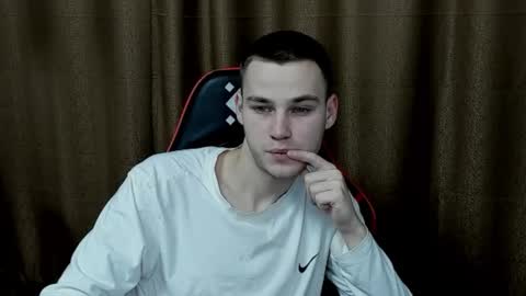 Snapshot of robert10211 chatting on 11, 1, 2025 robert10211 online show from 11, 1, 2025