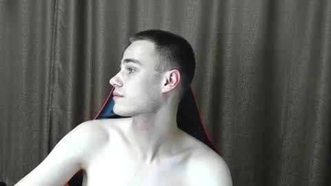 Snapshot of robert10211 chatting on 6, 10, 2025 robert10211 online show from 6, 10, 2025