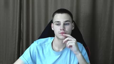 Snapshot of robert10211 chatting on 8, 10, 2025 robert10211 online show from 8, 10, 2025