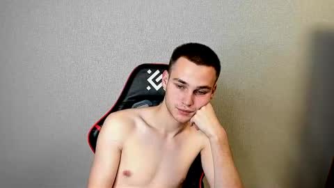 Snapshot of robert10211 chatting on 12, 11, 2025 robert10211 online show from 12, 11, 2025