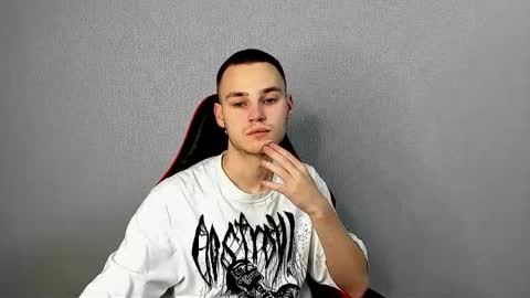 Snapshot of robert10211 chatting on 2, 12, 2025 robert10211 online show from 2, 12, 2025